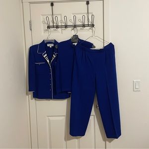 ⭐️St. John Collection 3-Piece pant set. Wool, blue, size 8